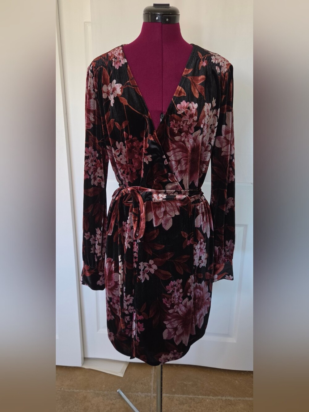 Leyden  Black Velvet Floral Wrap Dress  Size L Dark Romantic Goth Fall Winter